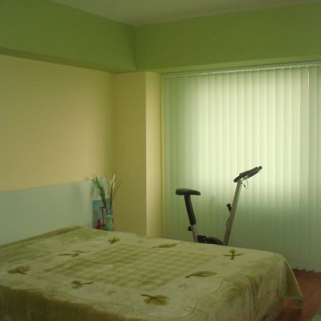 dormitorul mare(tot eu,cea cu livingul)